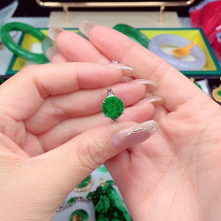 翡翠颈饰银S925镶嵌翡翠