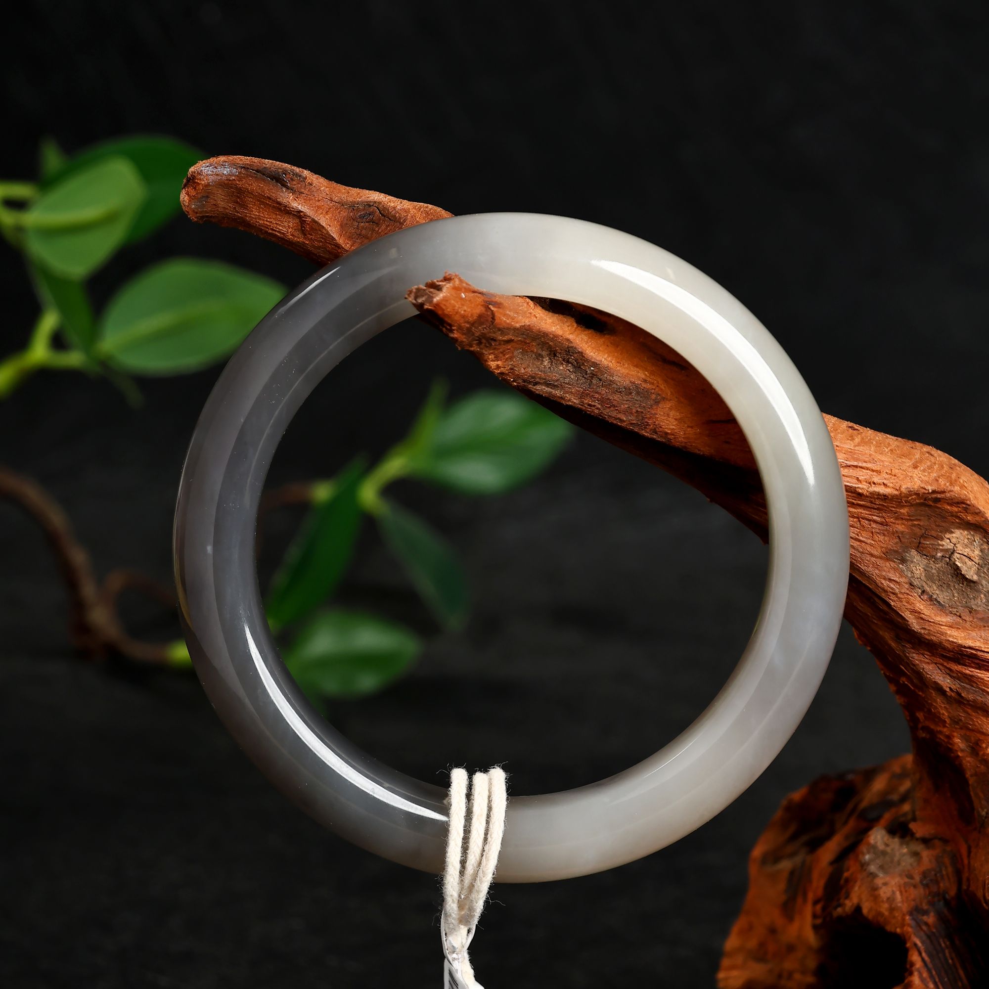 【矿姐珠宝】A0001和田玉手镯泥鳅背54-60 多样性发一