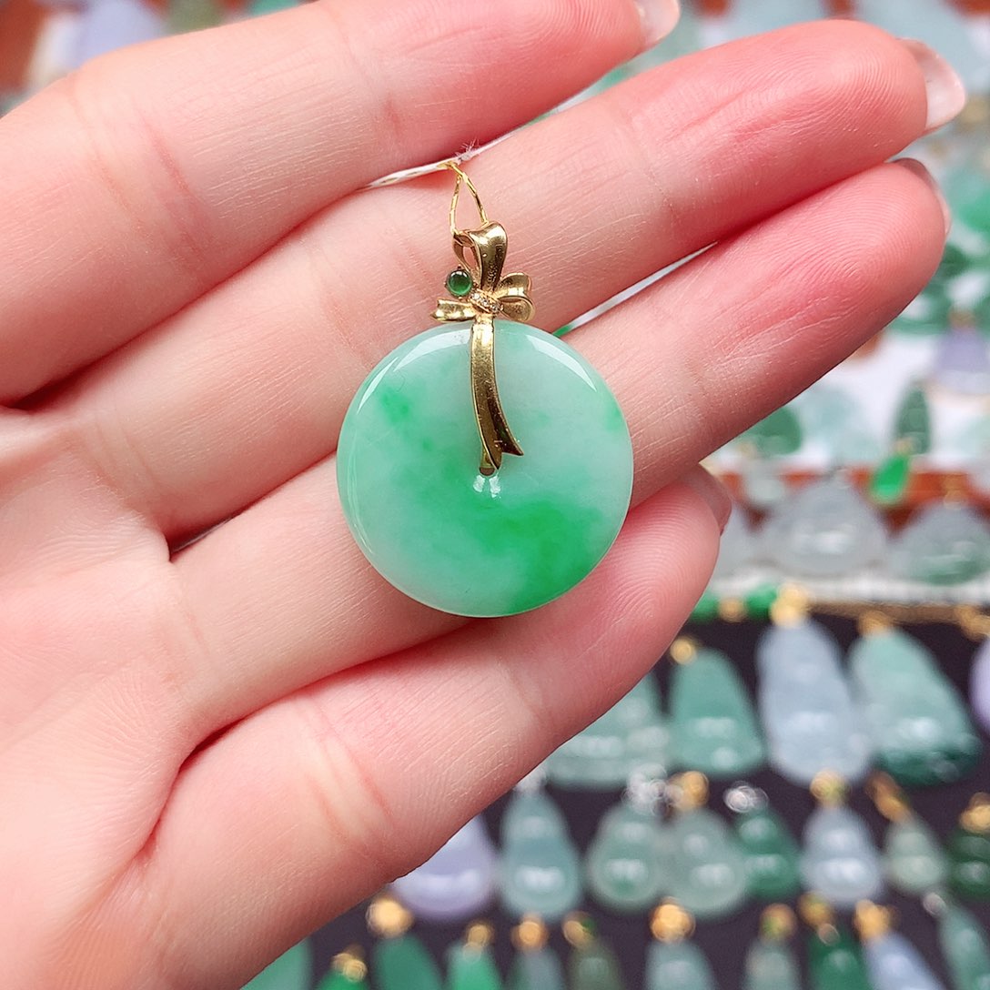 翡翠颈饰18K金镶嵌天然翡翠A货