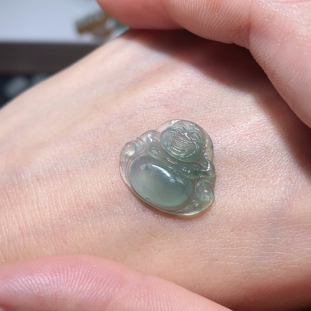 翡翠未镶嵌颈饰佛公