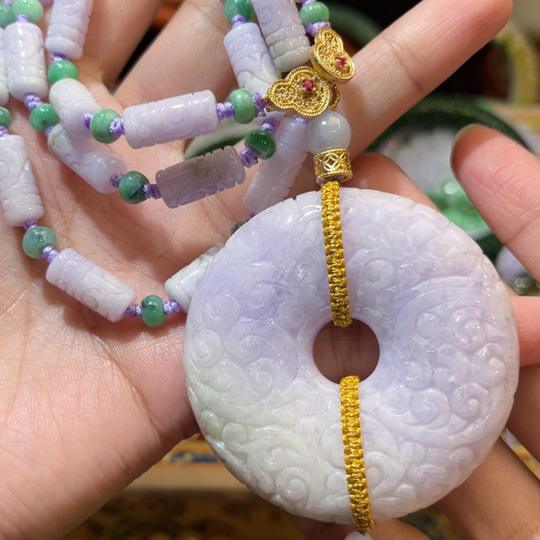 翡翠未镶嵌颈饰待编织