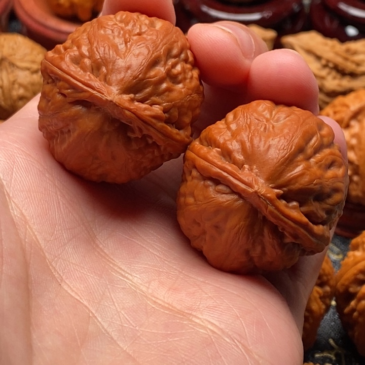 奇***怪文玩核桃吊坠虎头王 