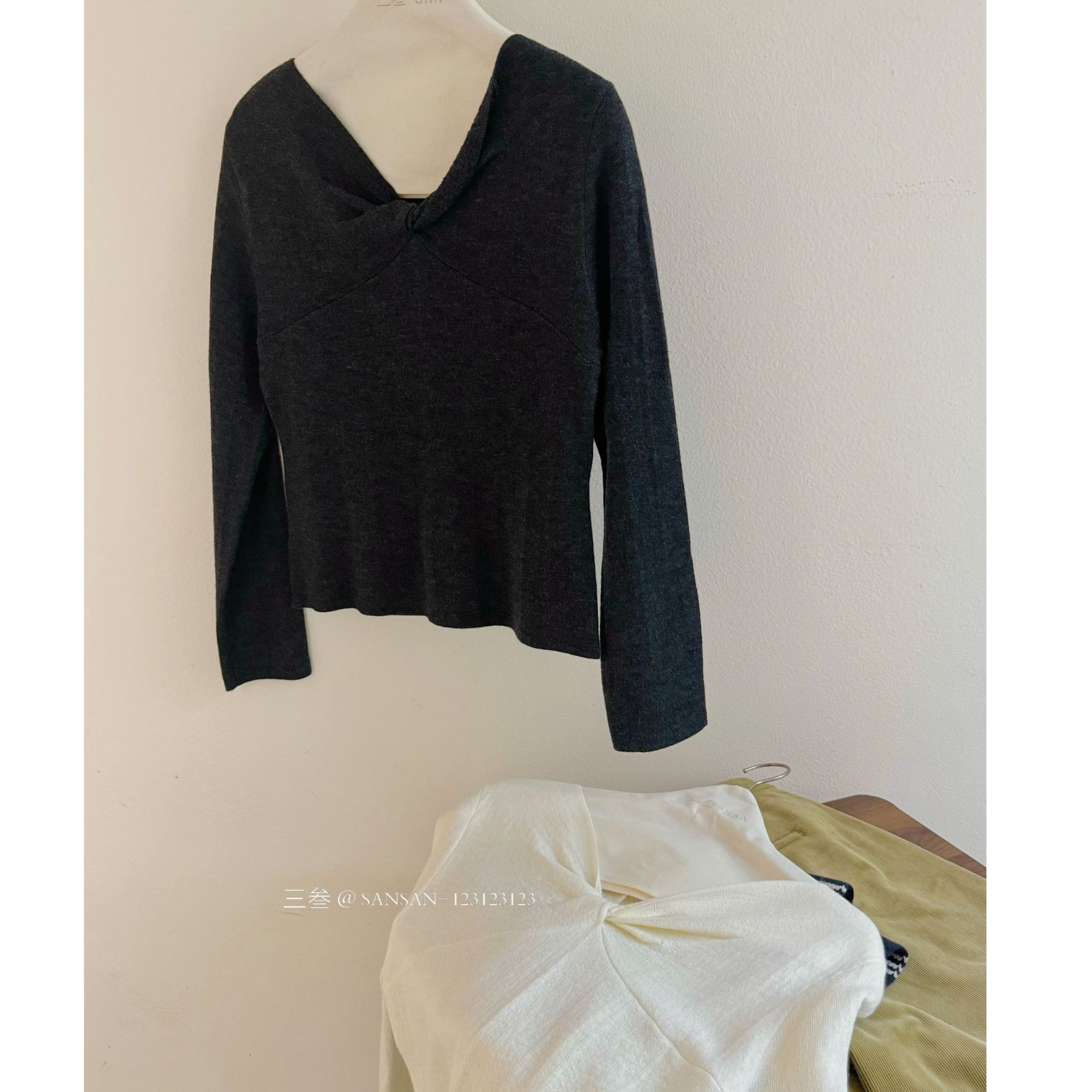 SANSAN V领扭结设计款针织羊毛修身打底衫