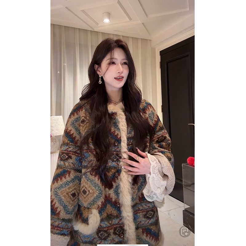 鱼er【油画少女】设计师高定/獭兔毛边时髦氛围感保暖外套冬季