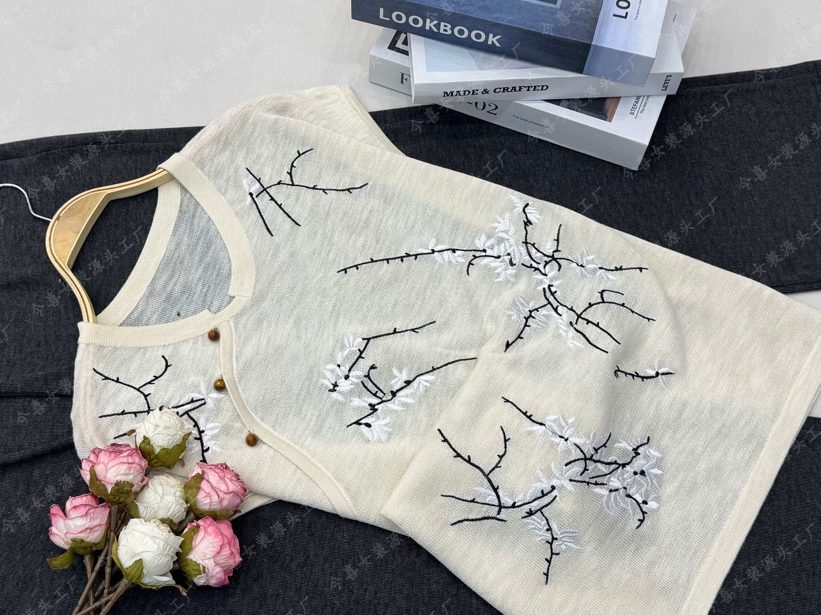 【杏色绣花套头】新中式气质款针织短袖上衣QC3383