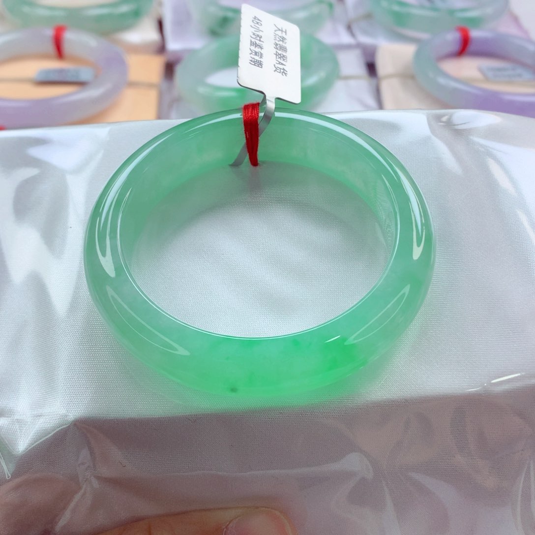 翡翠手镯未镶嵌52.5甜阳绿超绝A