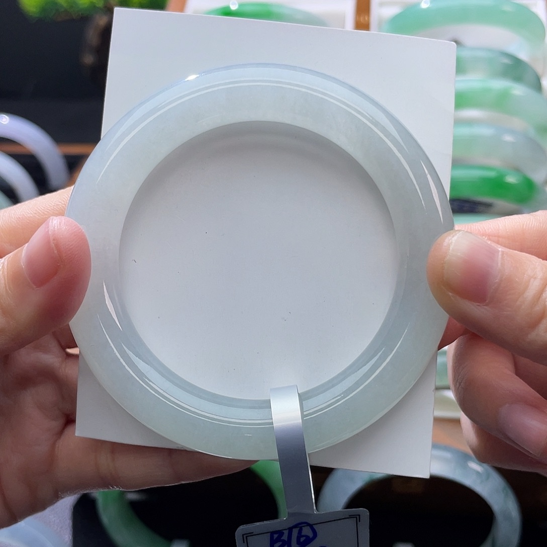 翡翠未镶嵌手镯53.8白冰胖圆