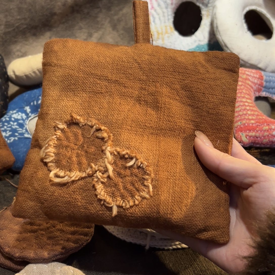 瓷片陶瓷。      陶瓷。     