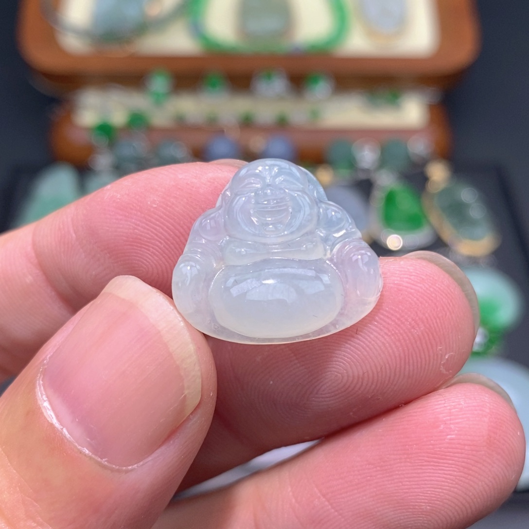 翡翠未镶嵌颈饰佛公