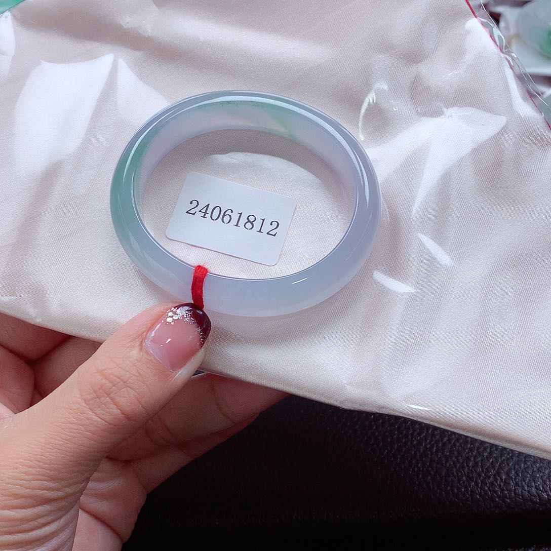 翡翠手镯（贵妃镯）未镶嵌