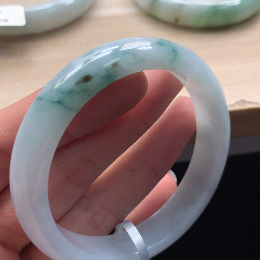 未镶嵌手镯翡翠手镯