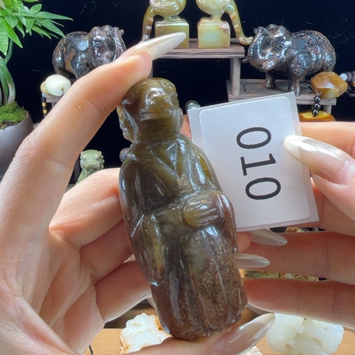 和田玉（糖玉）未镶嵌挂件