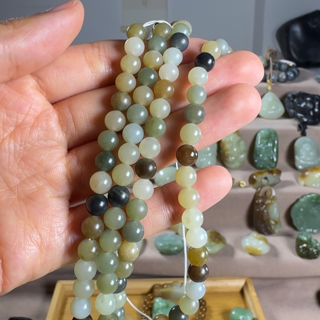 和田玉颈饰未镶嵌