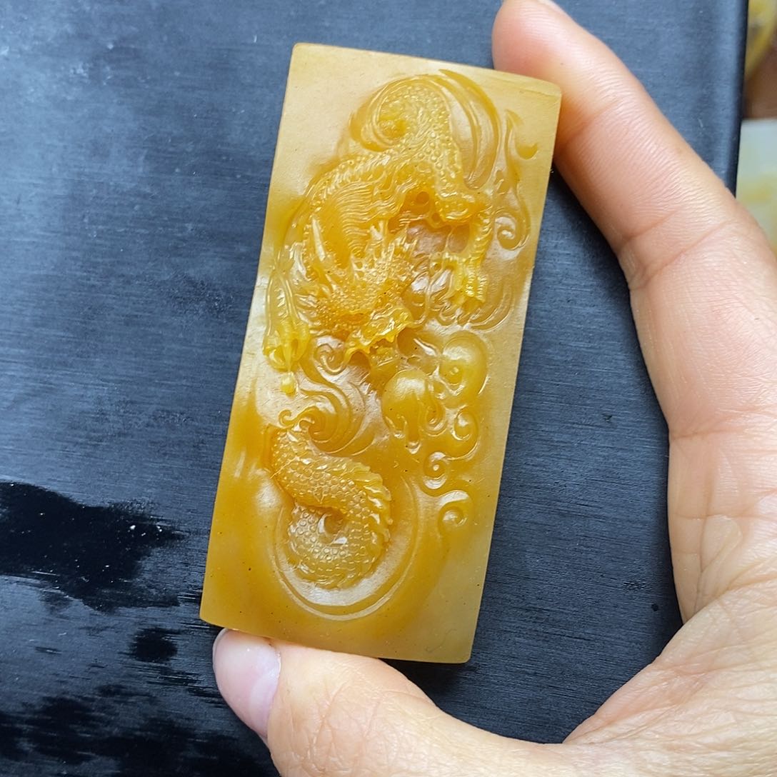 石英质玉（黄龙玉）颈饰未镶嵌