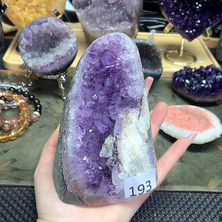 紫晶大型摆件（非配饰）未镶嵌