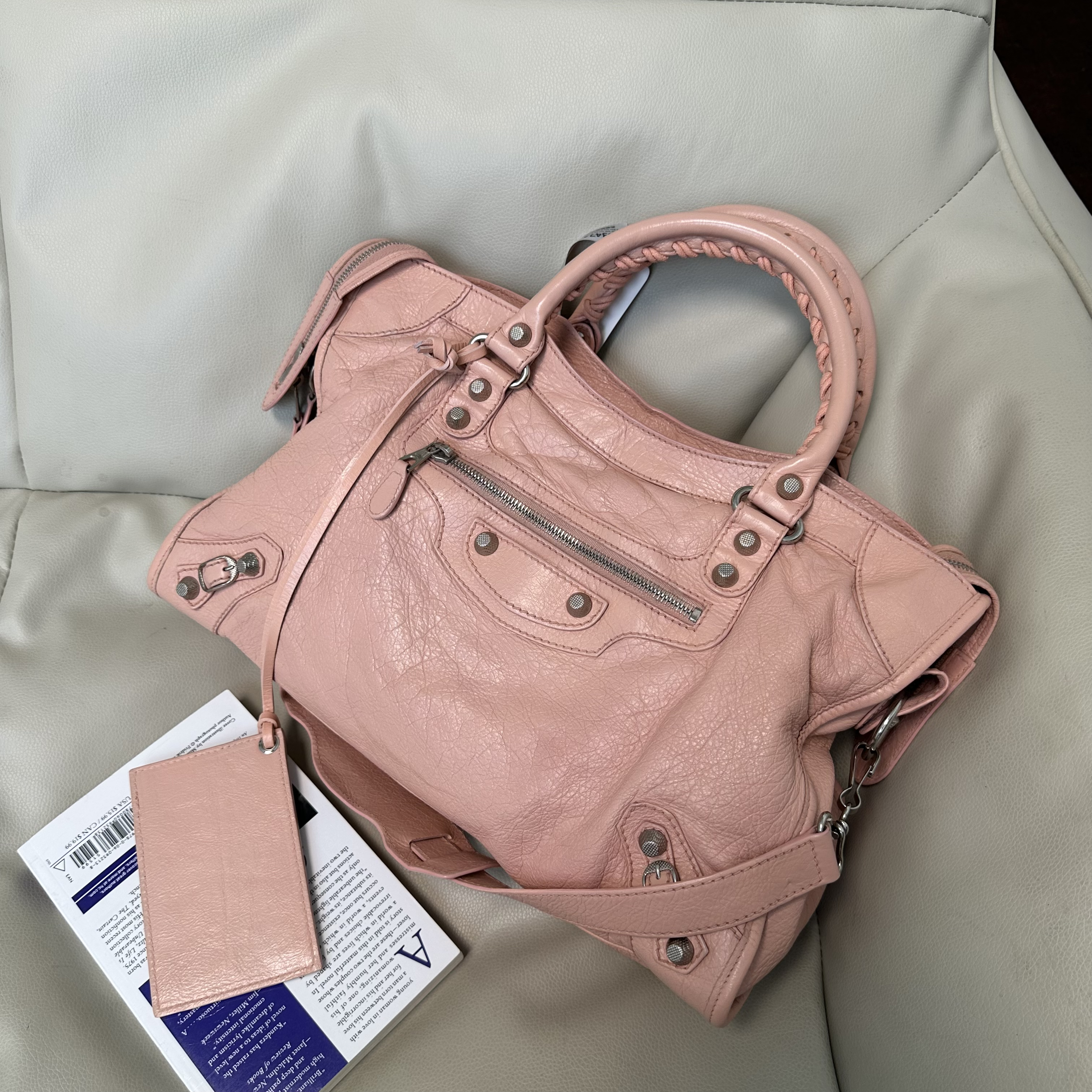95新 Balenciaga/巴黎世家 粉银38中号机车单肩斜挎包 063474