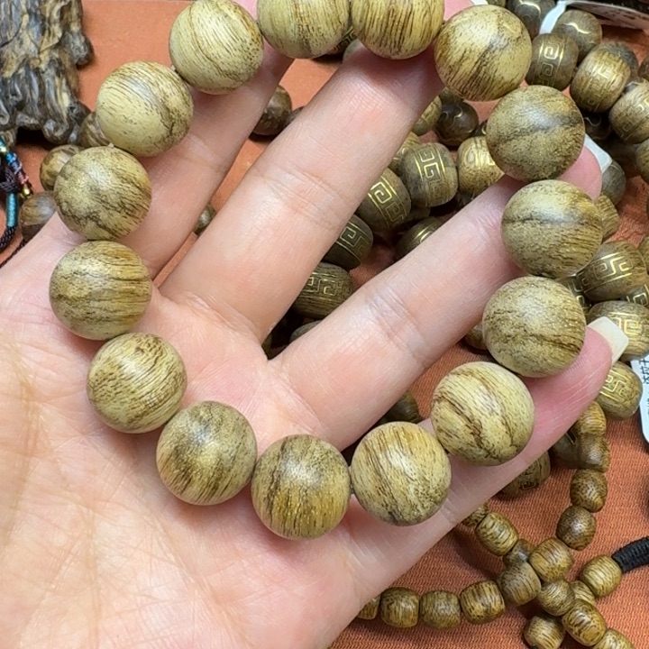 大叶紫檀（黑酸枝木类）