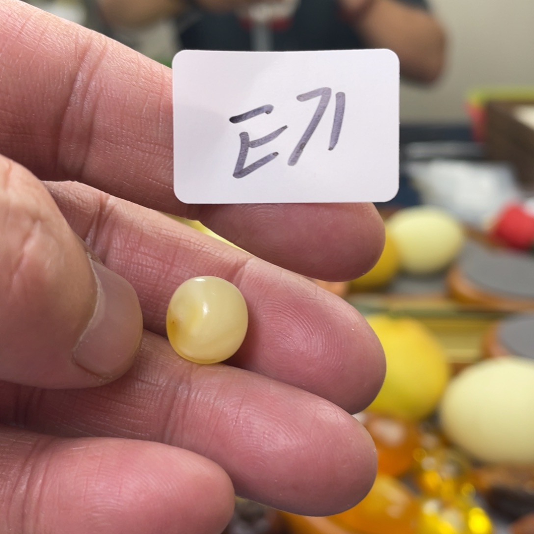 手链琥珀未镶嵌多样性发，发其中一件