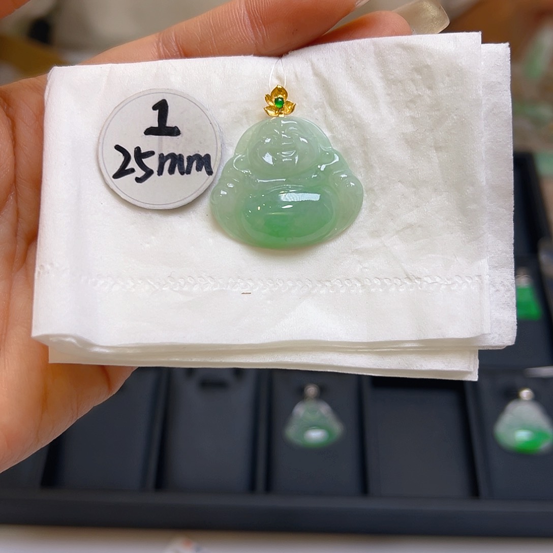 翡翠颈饰18K金镶嵌翡翠