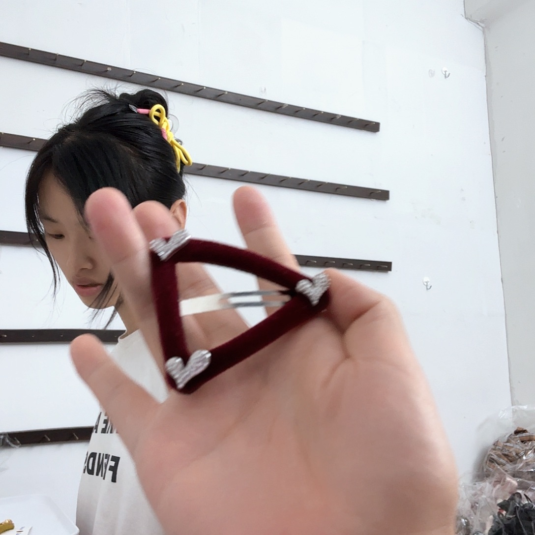 非金属合成立方氧化锆红色