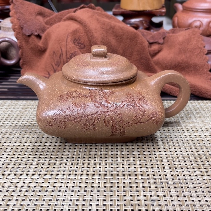 紫砂茶壶汉*尉传炉方粗沙手工制作