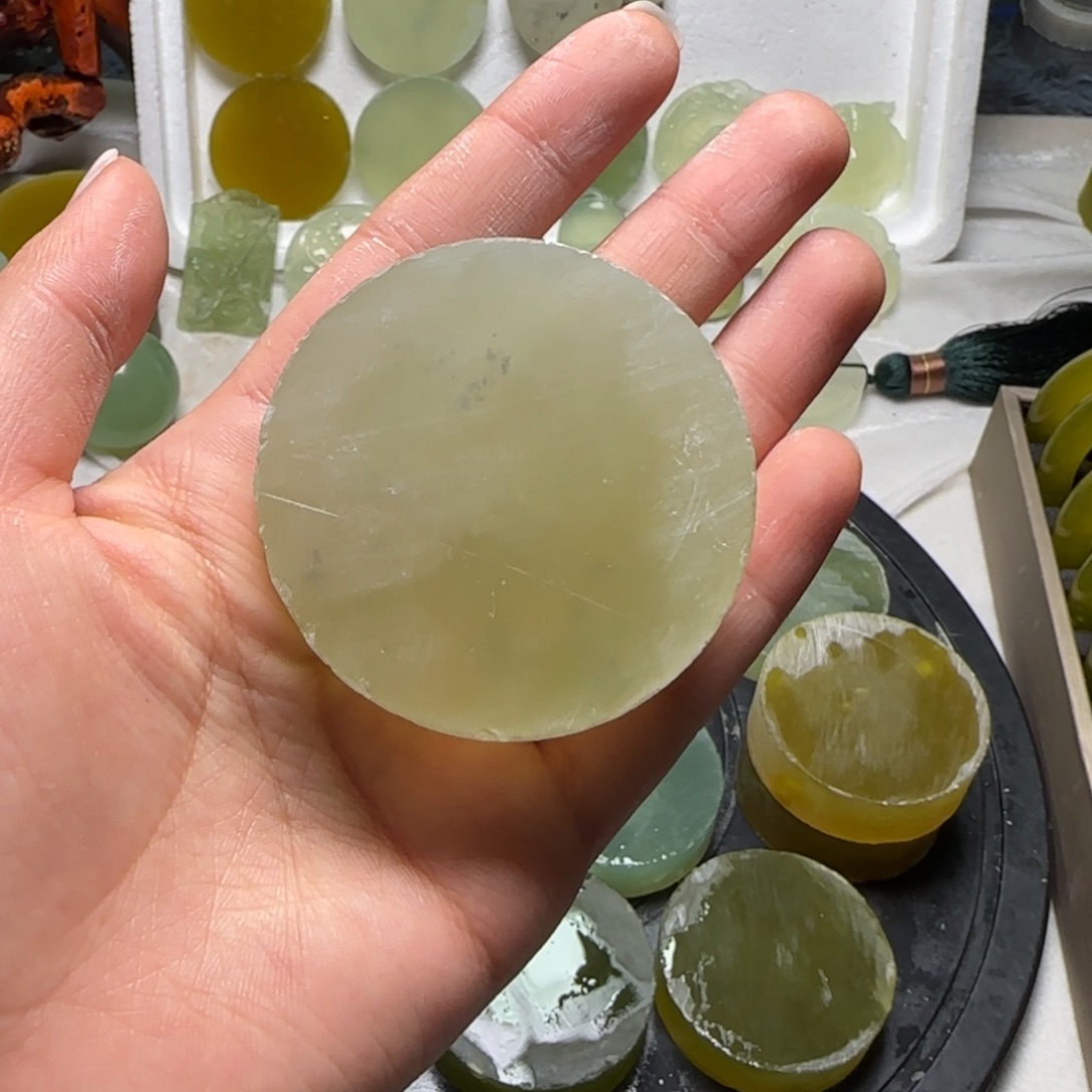勿***恋蛇纹石玉未镶嵌纯天然岫玉珠宝奇石