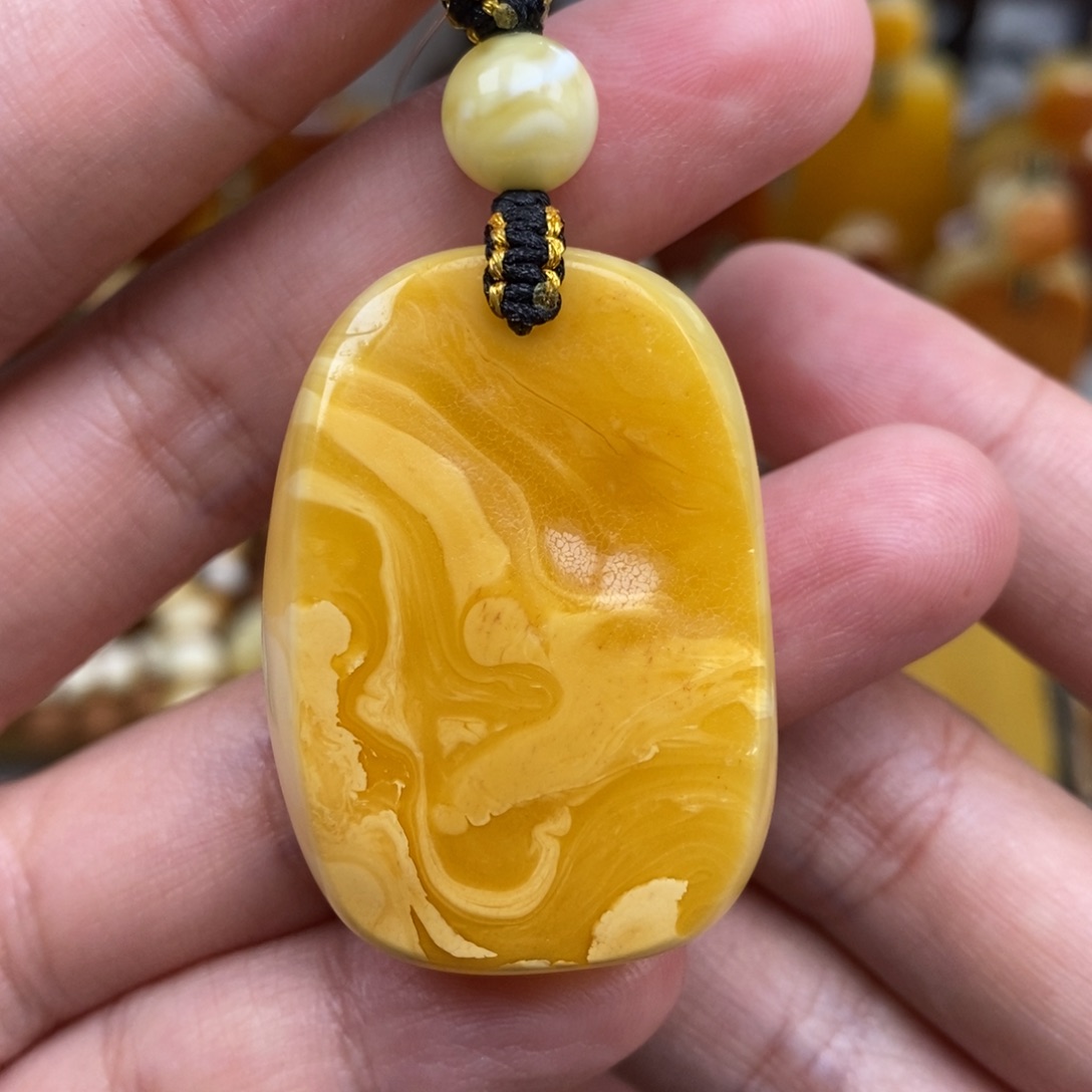 未镶嵌琥珀珠宝奇石