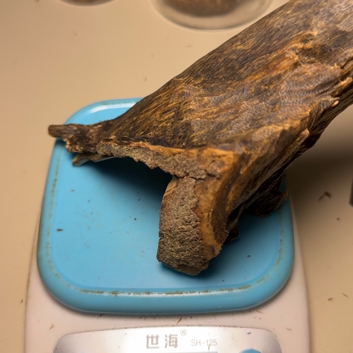 树脂制品普*普野生棋楠128克