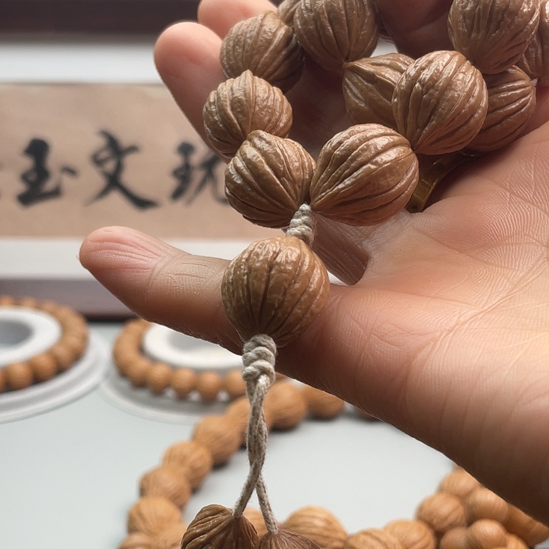 核桃高****】老树猴头手持佛手