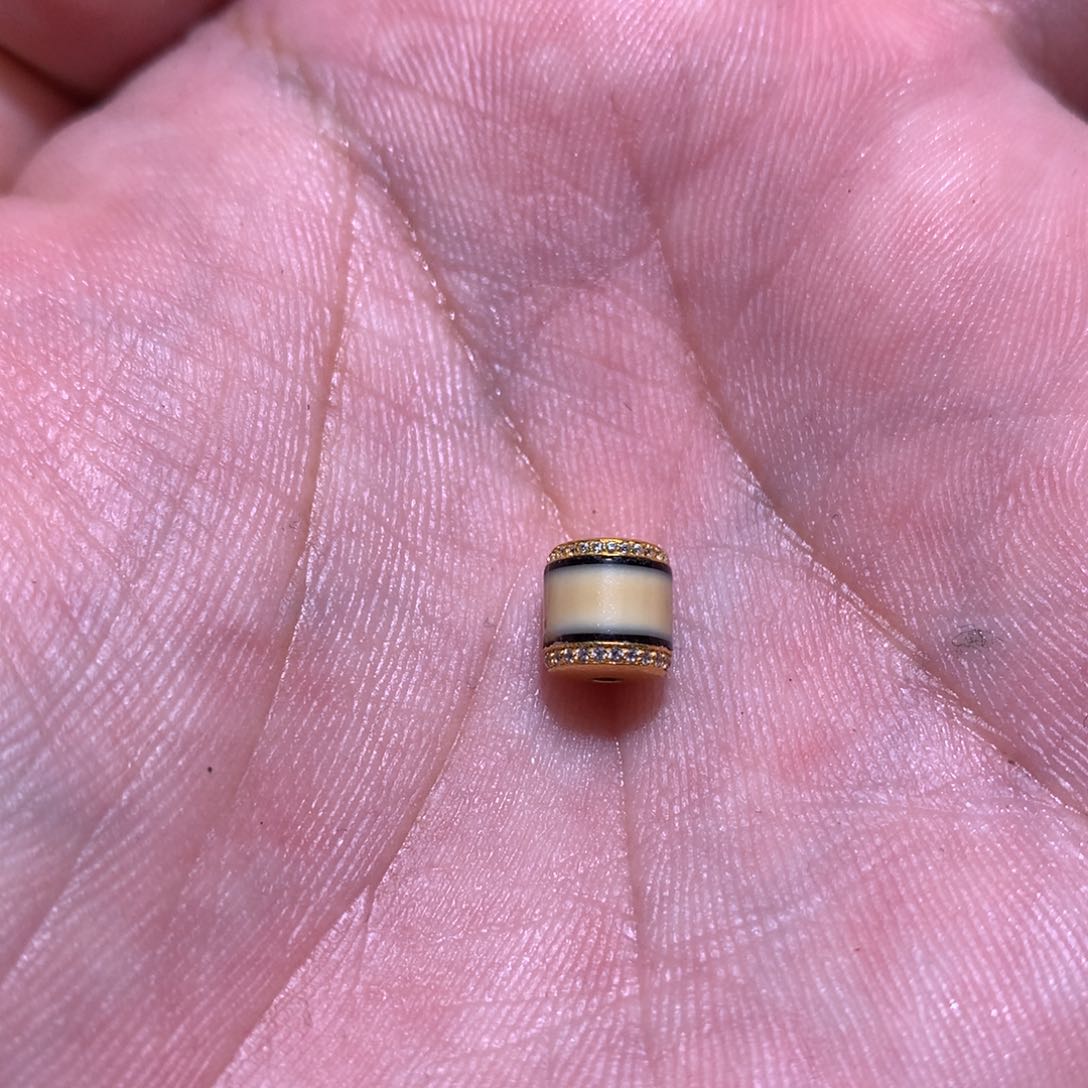 秋***哥玛瑙/玉髓配饰未镶嵌25文玩配饰多样发其一