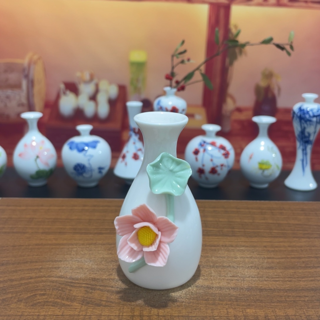 陶瓷景德镇小花瓶等着你