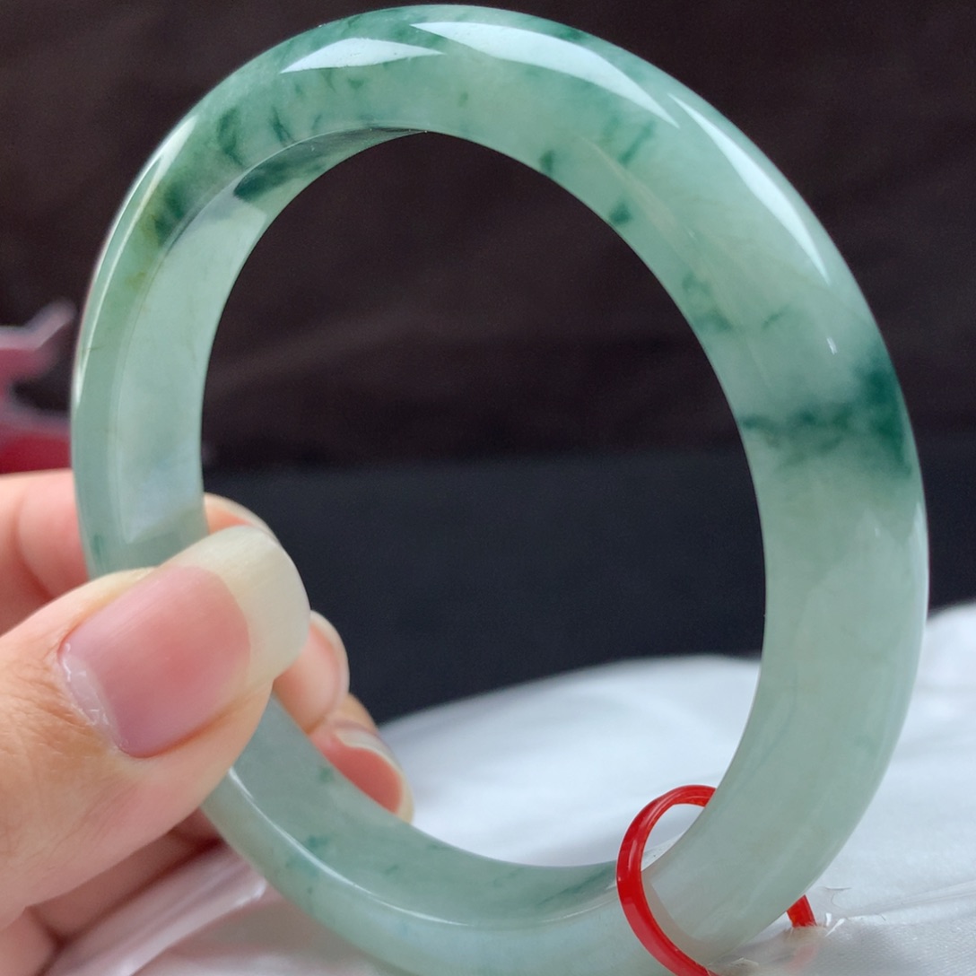 翡翠手镯未镶嵌0062,。