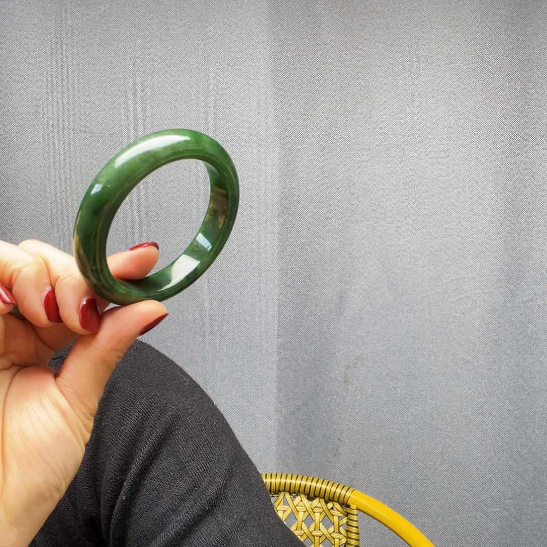 和田玉手镯未镶嵌牛*?