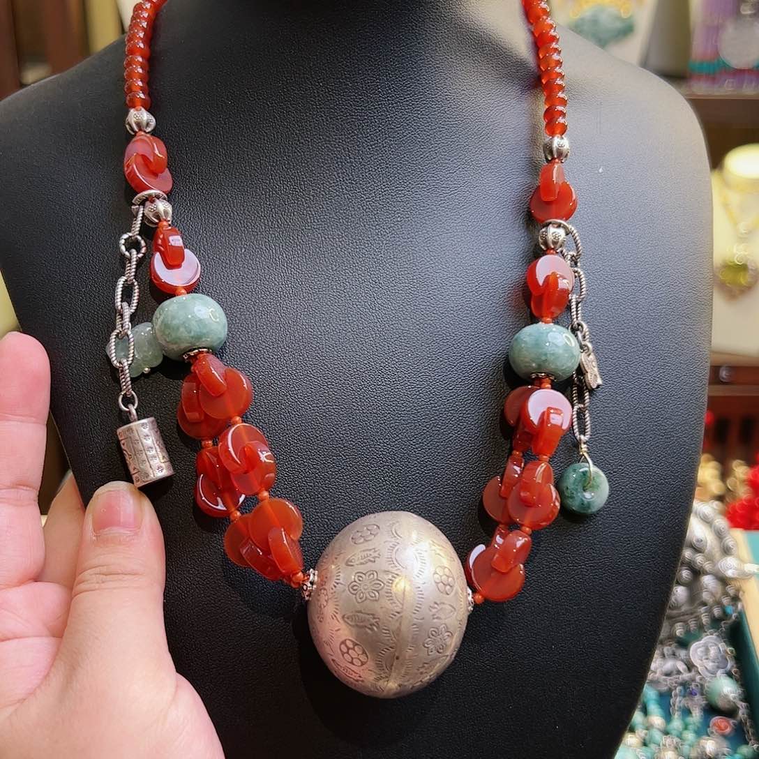 玛瑙颈饰未镶嵌古风