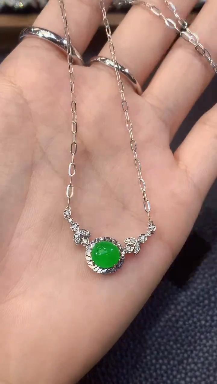 【云中意】 18K金镶嵌翡翠蛋面套链 - 多样性发货一件 lhy