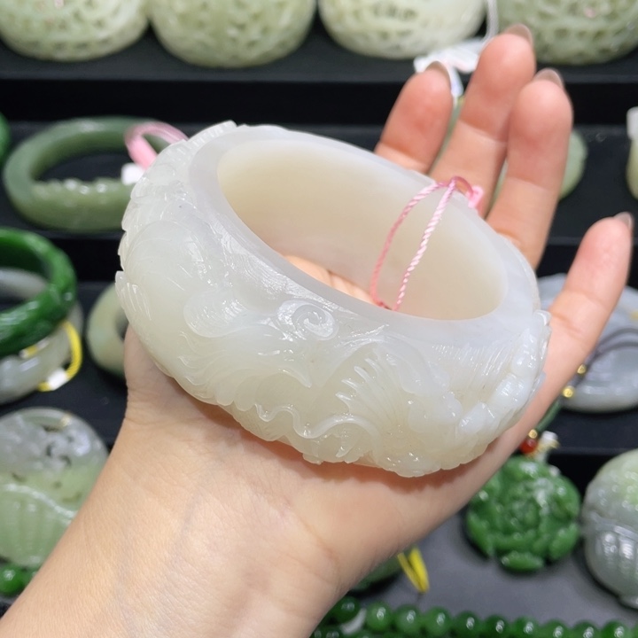 和田玉手镯59圈口 编号63未镶嵌