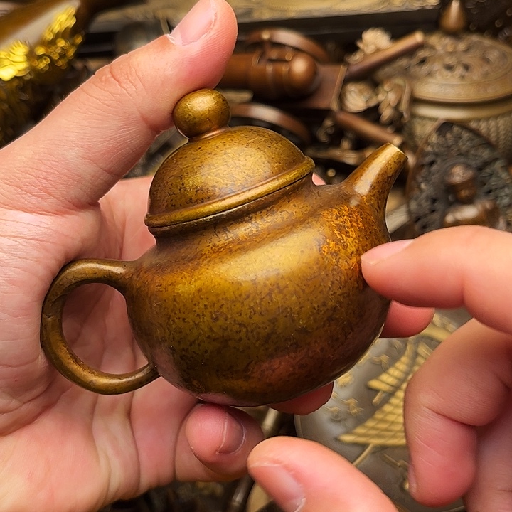 精美铜器做工精湛