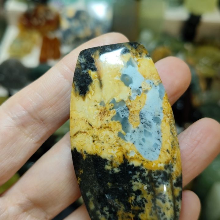 岫玉未镶嵌微瑕挂坠