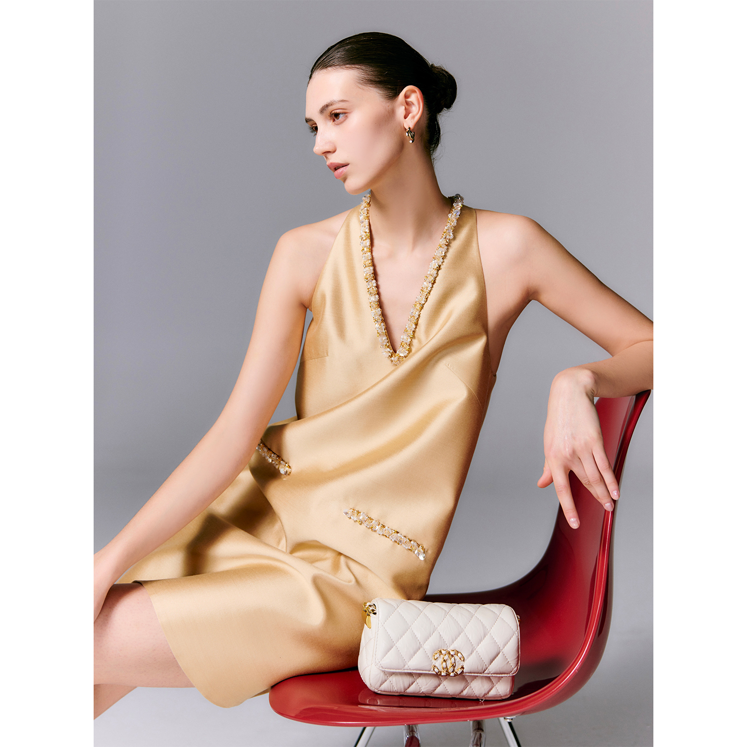 玖着“千颂”镇店之宝高捻桑蚕丝羊毛32姆米奢柔光香风插肩连衣裙