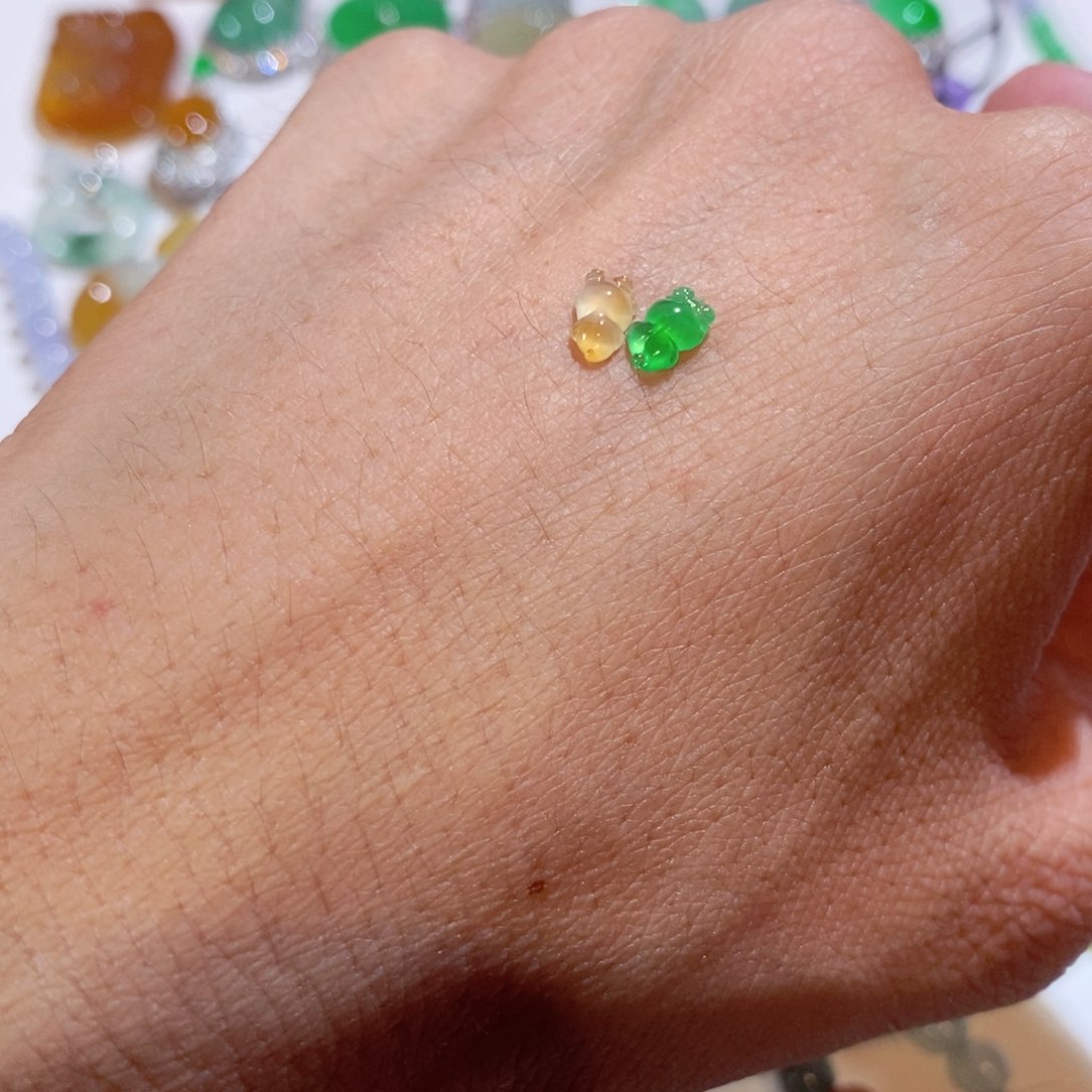 翡翠未镶嵌颈饰缅甸天然金鱼