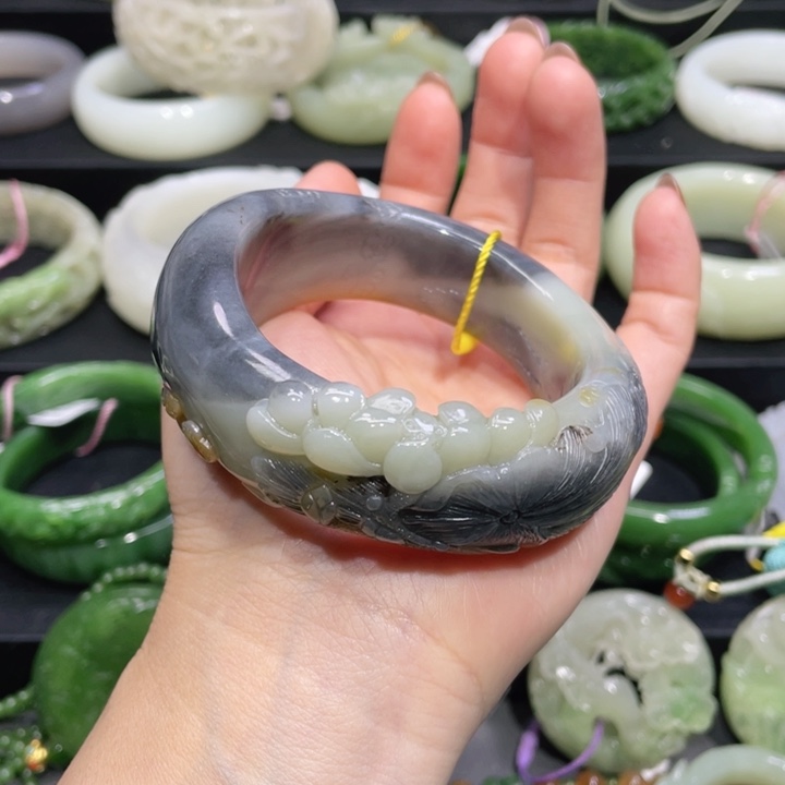 和田玉手镯55圈口 编号53未镶嵌