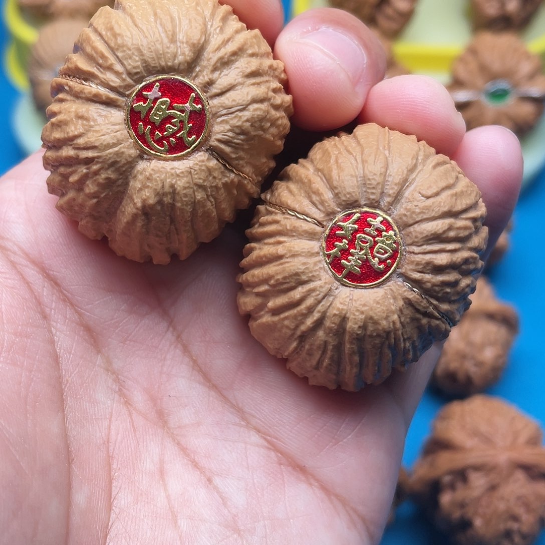 文玩核桃把件猴头元宝38