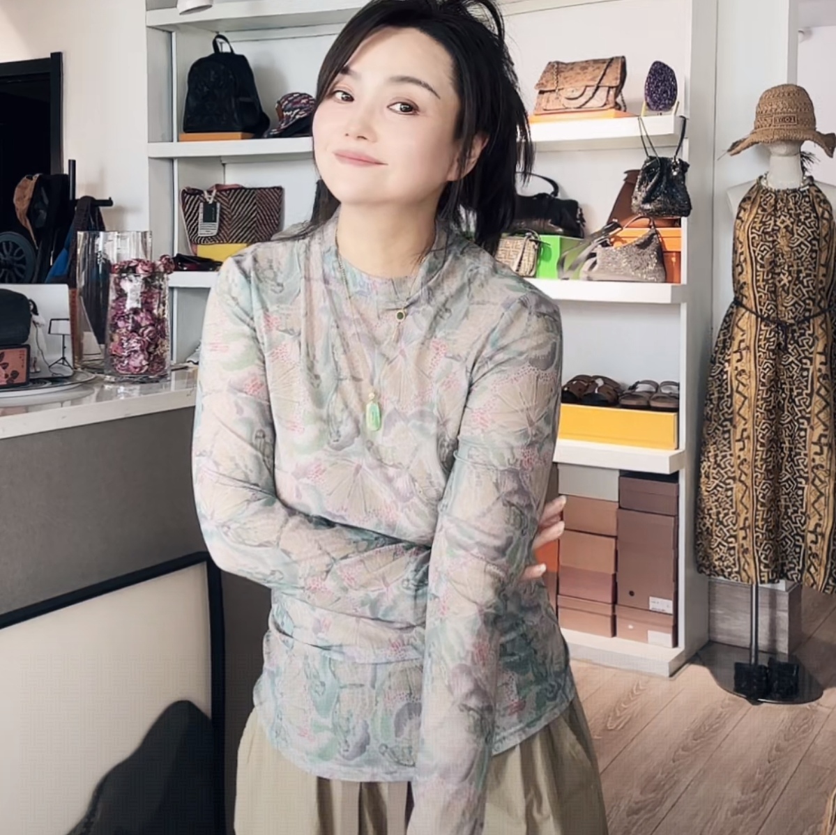 娜迪亚时尚百搭网纱长袖衫