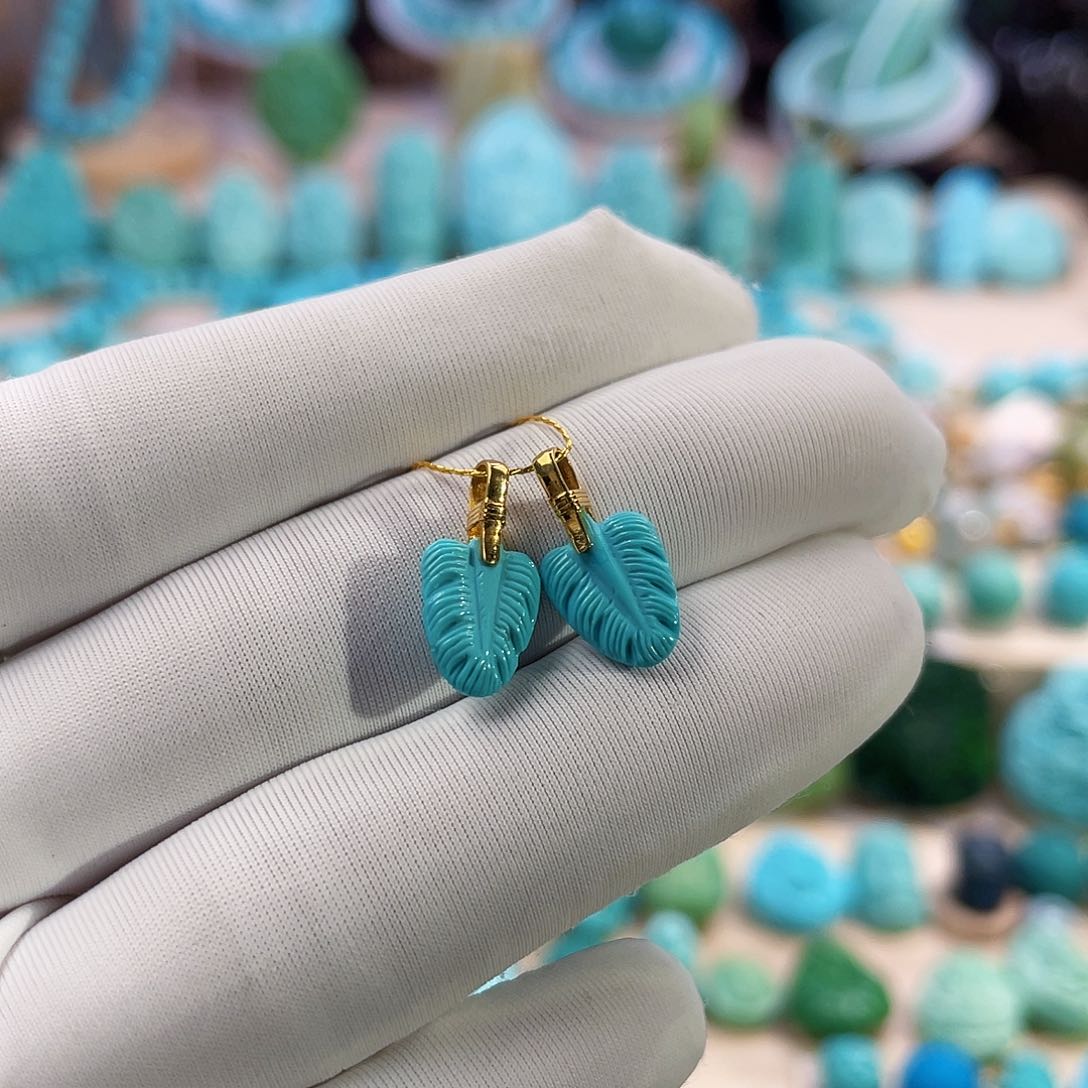 绿松石珠宝奇石18K金镶嵌