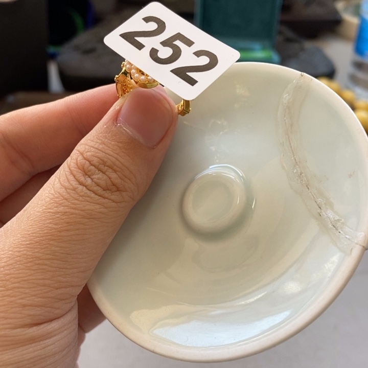 瓷片哈哈哈哈哈哈哈哈吧