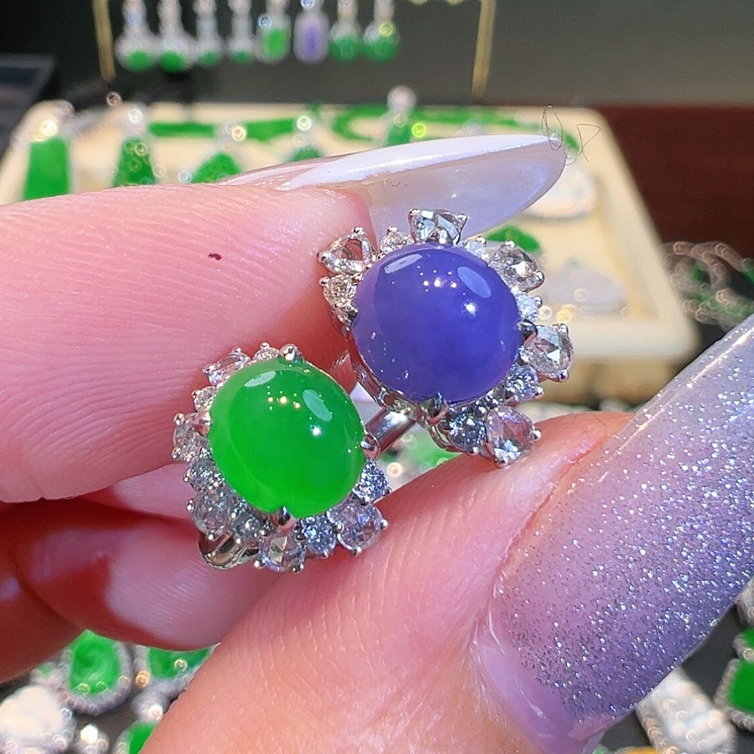 翡翠戒指18K金镶嵌翡翠