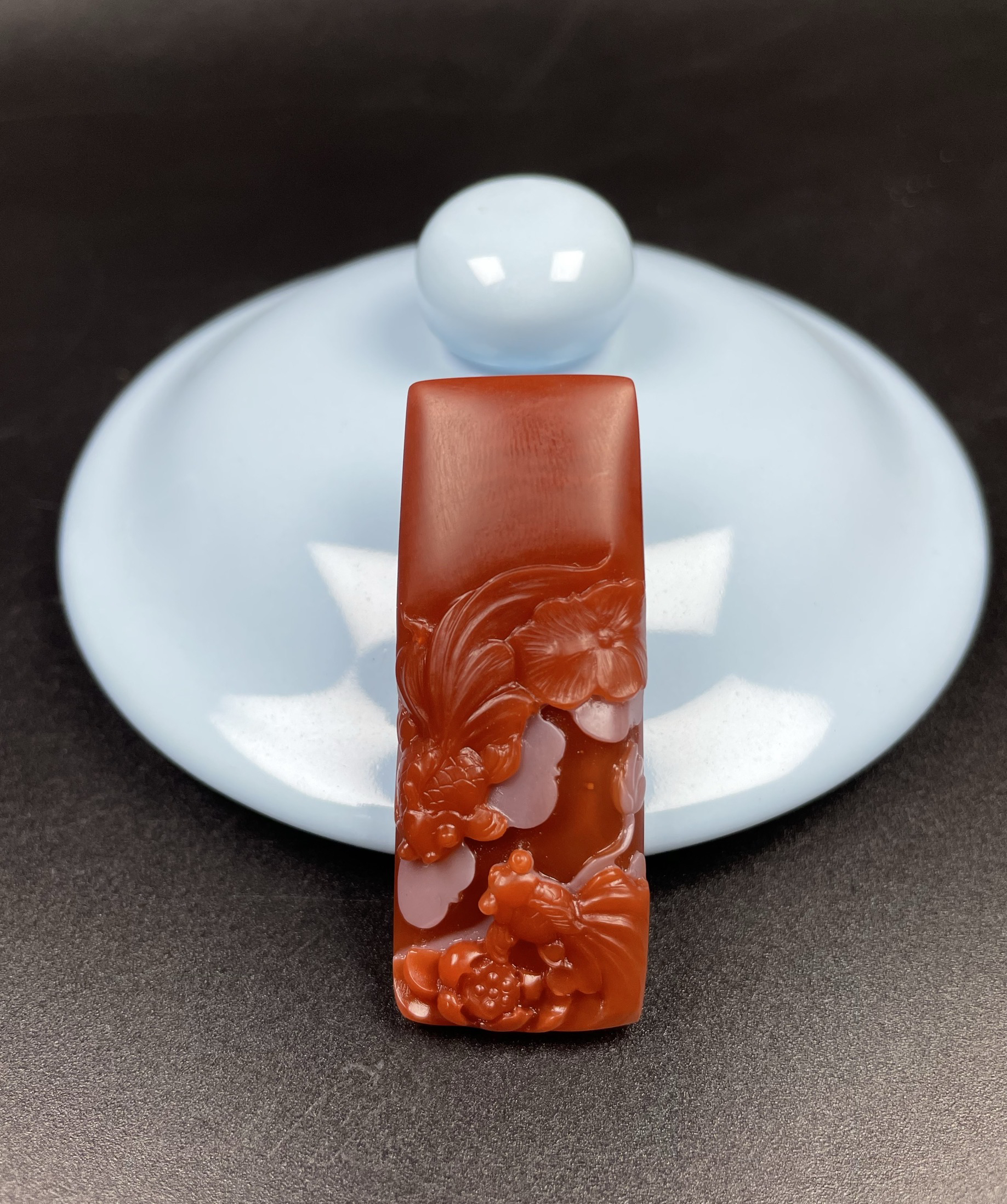 年年有鱼南红吊坠