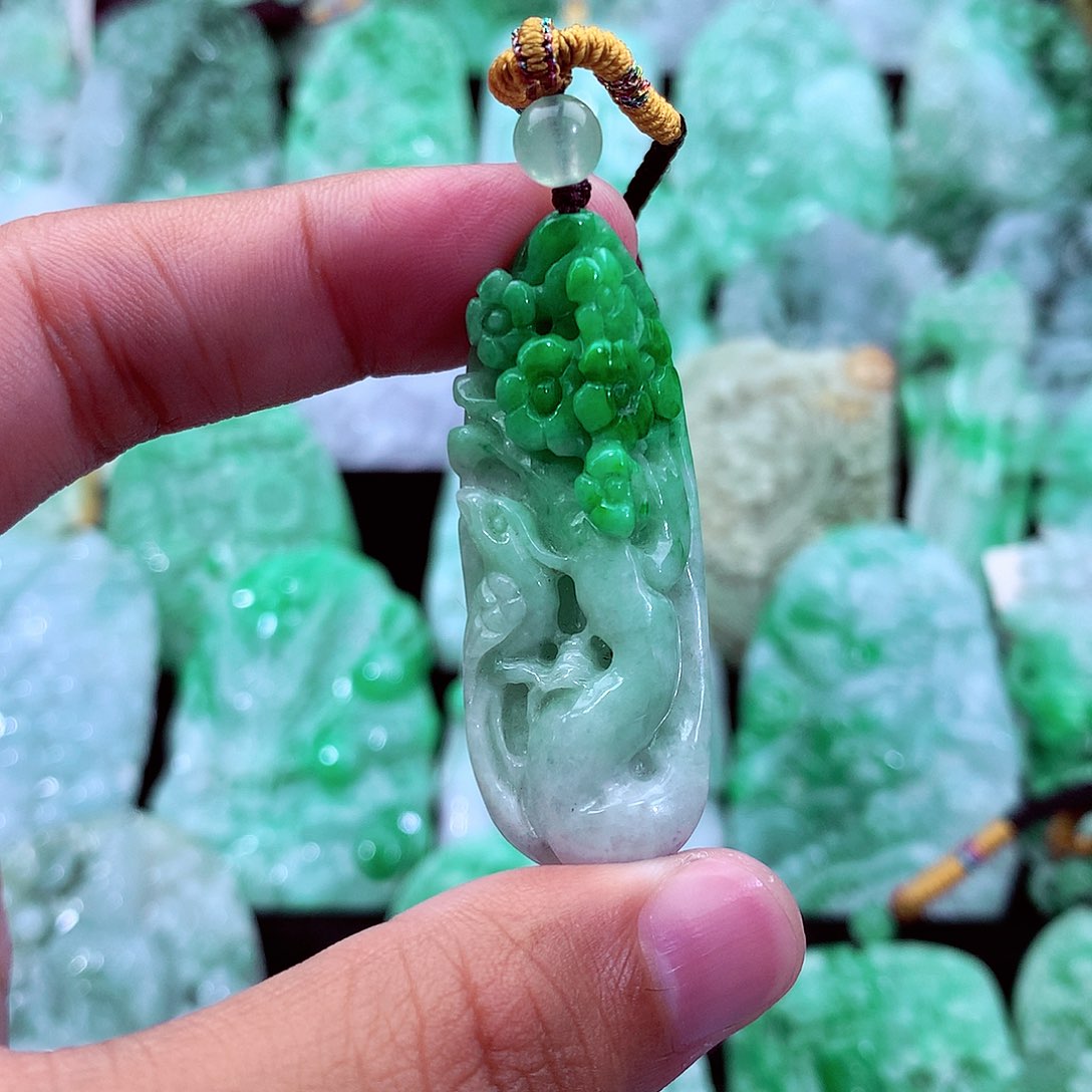 吊坠(不含链)未镶嵌翡翠