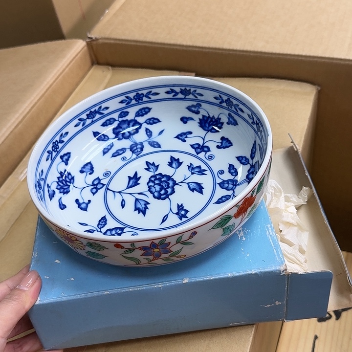 美*鱼瓷器。               