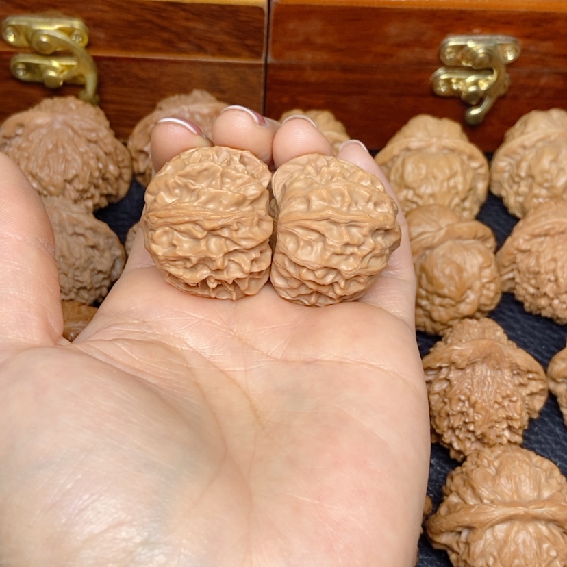 【闪购商品】文玩核桃吊坠佑*?人丁棱